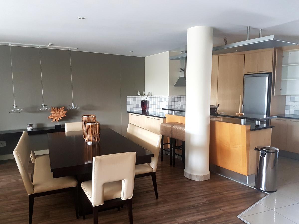 Weom Apartments Sandton Bagian luar foto