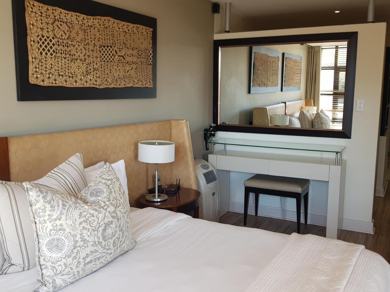 Weom Apartments Sandton Bagian luar foto